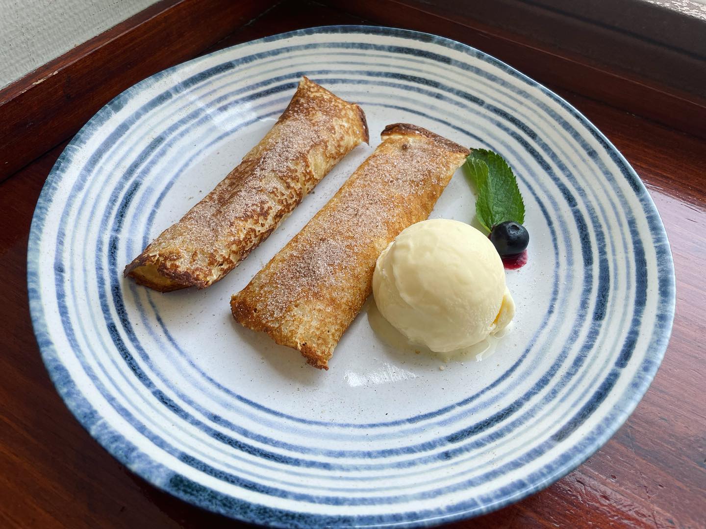 Crepe Suzette con helado artesanal - Restaurante La Fonda de Alberto