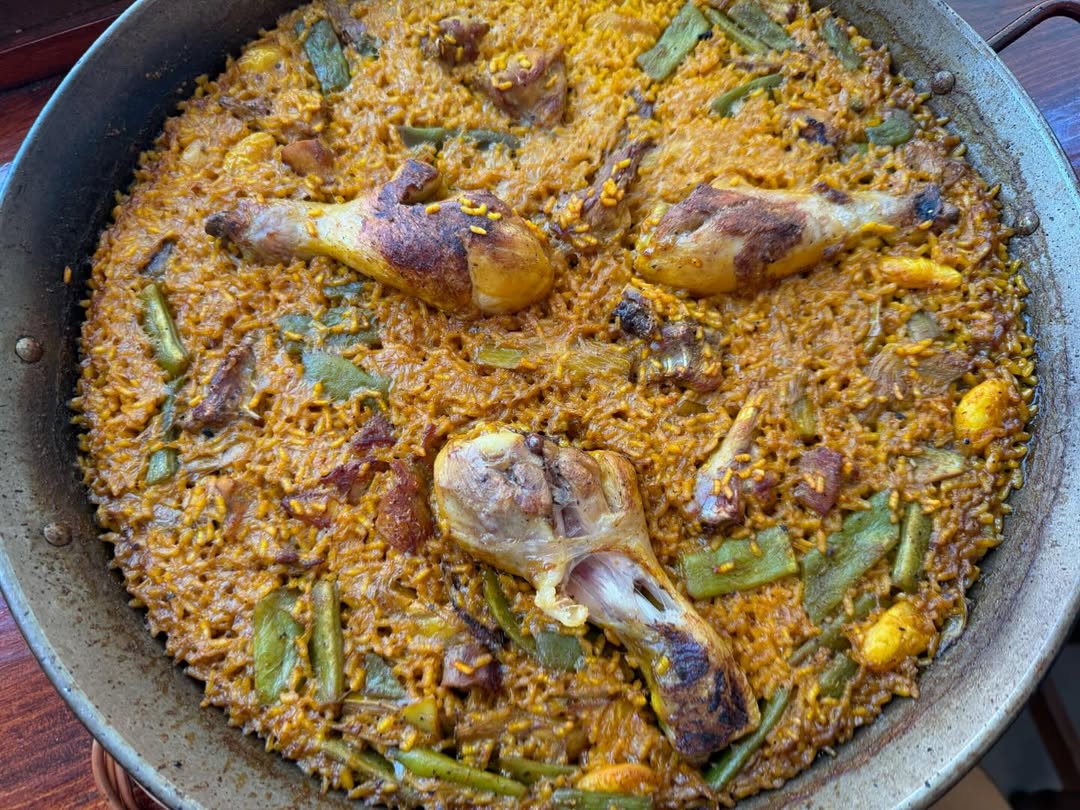Paella Valenciana - Restaurante La Fonda de Alberto