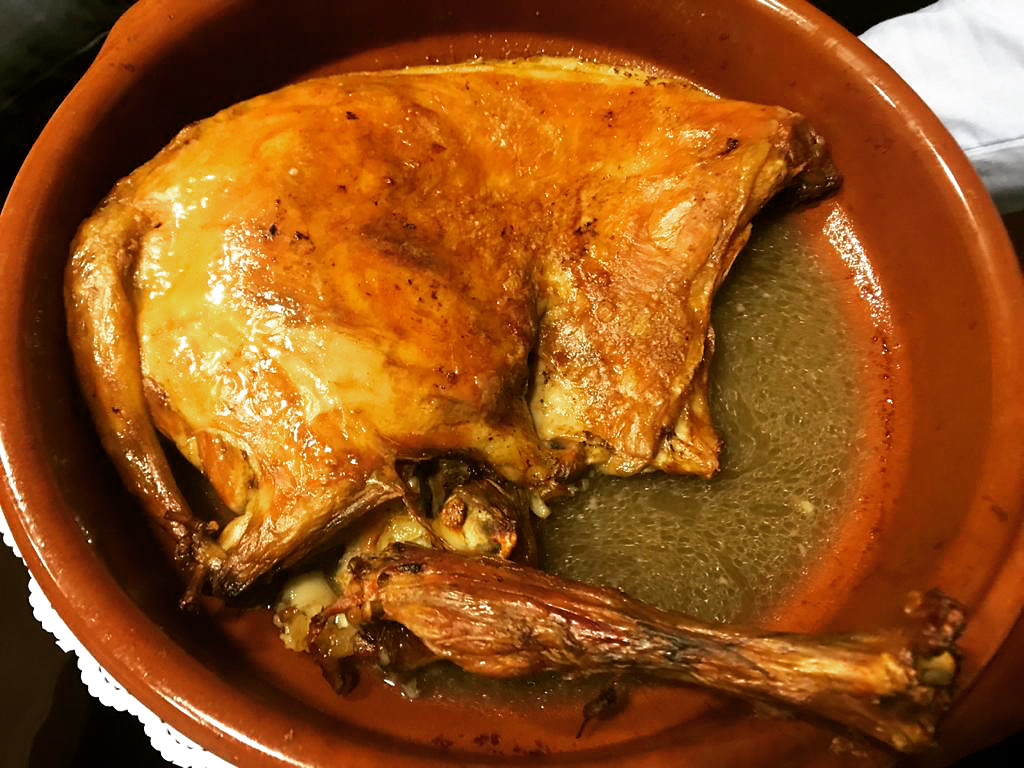 Cuarto de cabrito asado - Restaurante La Fonda de Alberto